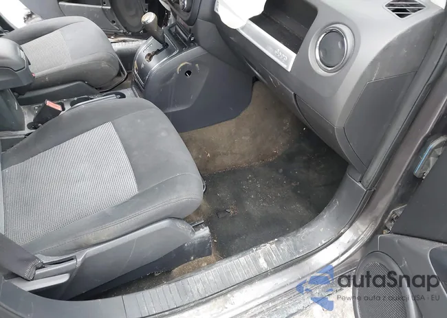 1C4NJDBB8GD778543: 44390197