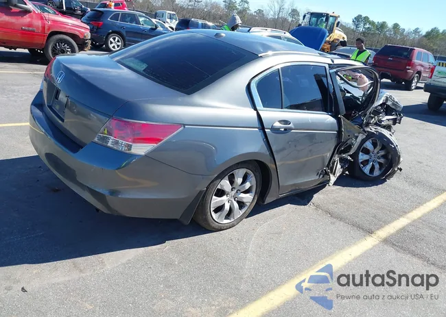 1HGCP26898A133204: 44390246