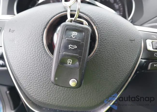 3VWDB7AJ8HM403550: 44390272