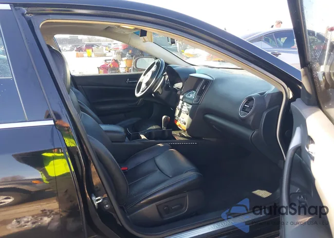 1N4AA5AP5EC475066: 44390316