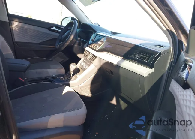 3VVAX7B23NM079015: 44390419