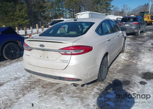 3FA6P0RU6JR228085: 44389571