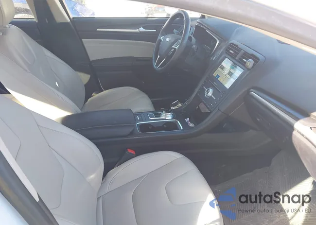 3FA6P0RU6JR228085: 44389571