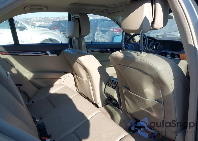 WDDGF8BB9CR209382: 44389677