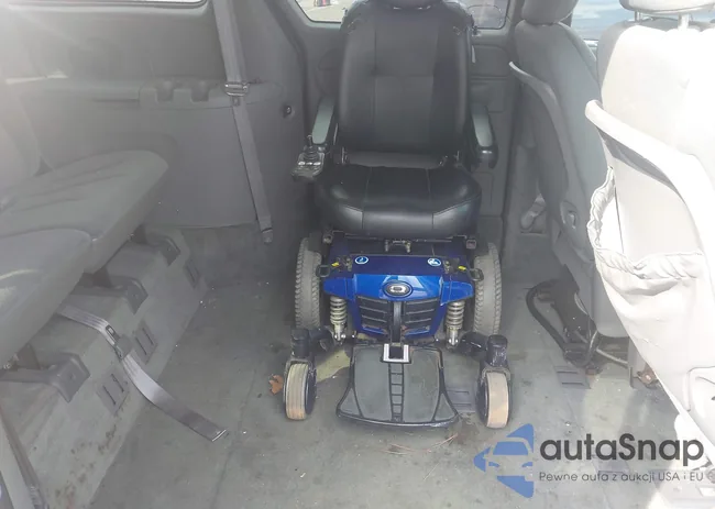 2D4GP44L04R527864: 44389821