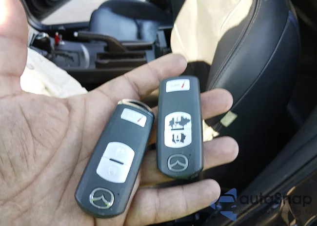 JM1BL1M79D1818372: 44390880