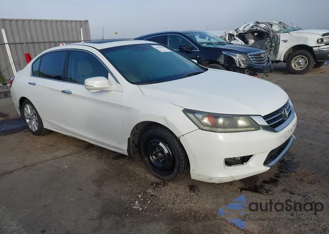 1HGCR2F87FA124055: 44390896