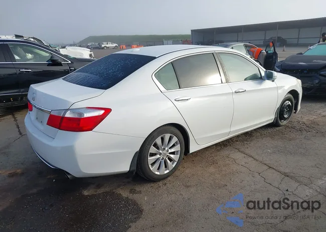 1HGCR2F87FA124055: 44390896