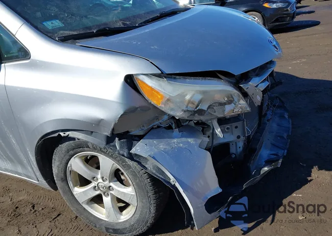 5TDKZ3DC2HS813112: 44390924