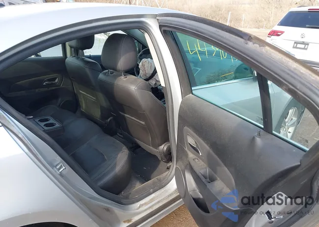 1G1PE5SB0D7143208: 44390932