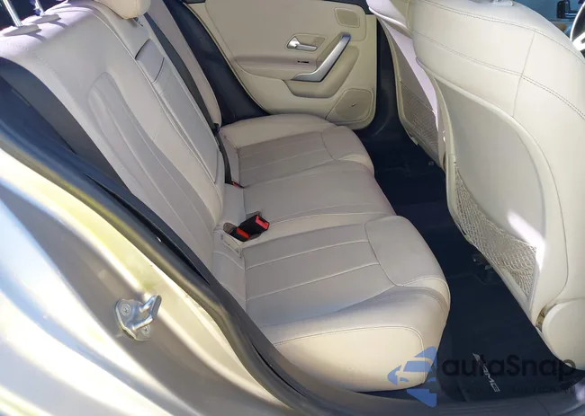 WDD3G4EBXLW038045: 44390962