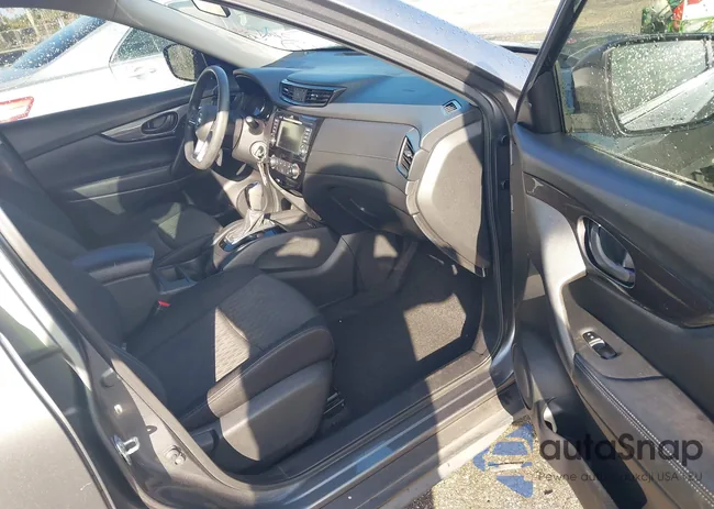 JN8AT2MT7KW500656: 44390985