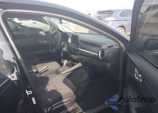 3KPF24AD8ME368131: 44391094