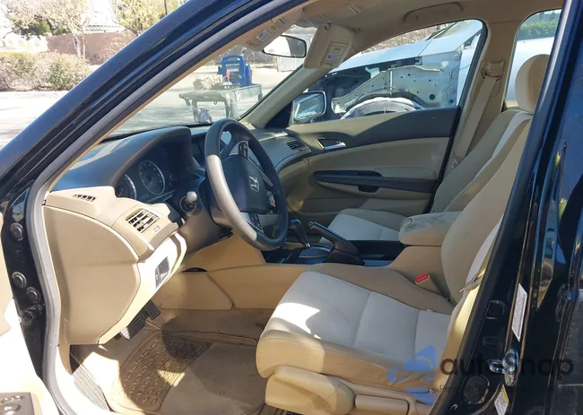 1HGCP2F35AA112103: 44391358