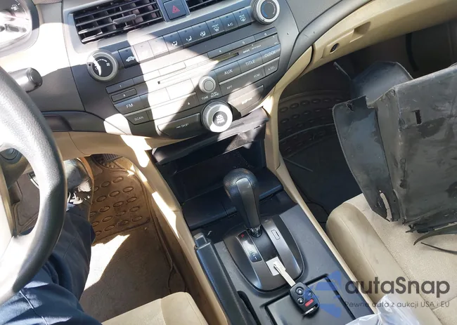 1HGCP2F35AA112103: 44391358