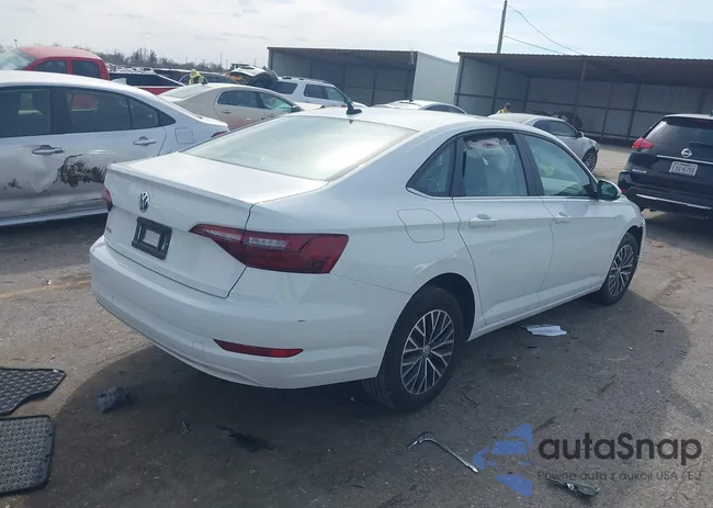 3VWCB7BU8LM030331: 44390468