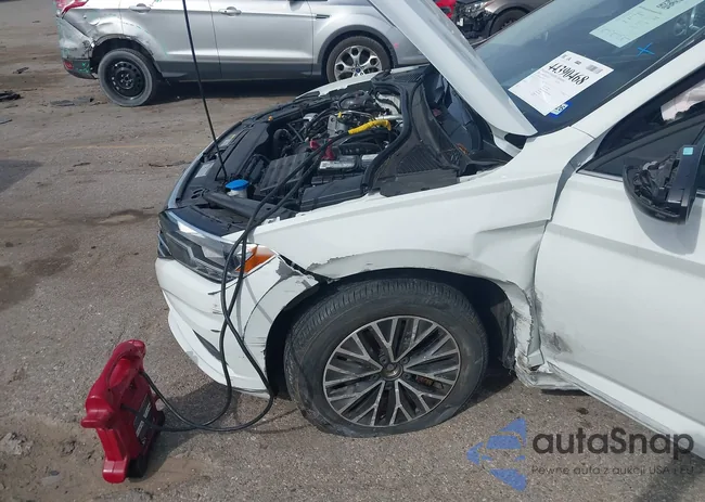 3VWCB7BU8LM030331: 44390468