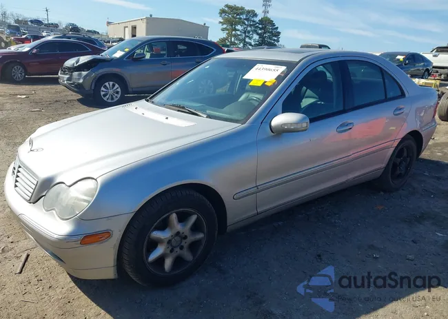 WDBRF61J31F036715: 44390655