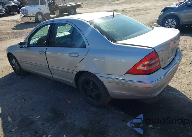 WDBRF61J31F036715: 44390655