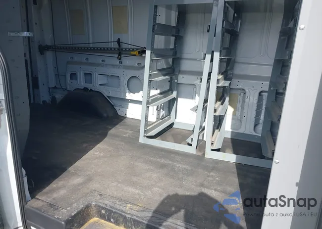 1FTNR2CG4FKA41180: 44390713