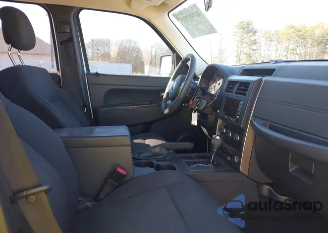 1C4PJLAK2CW123605: 44390759