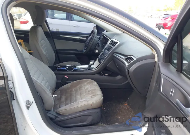 3FA6P0G74FR203609: 44390769