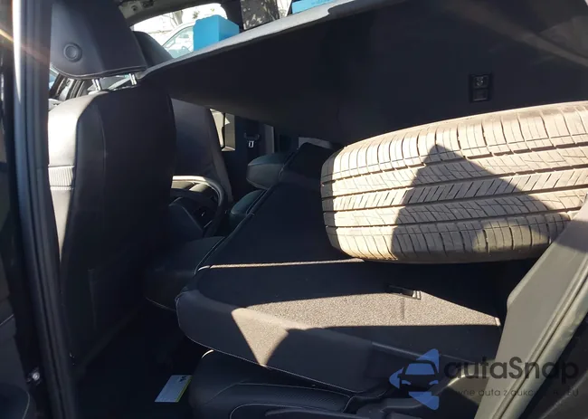 1V2DE2CA4RC247437: 44392162