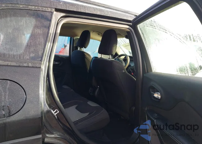 1C4PJLABXGW127875: 44392169