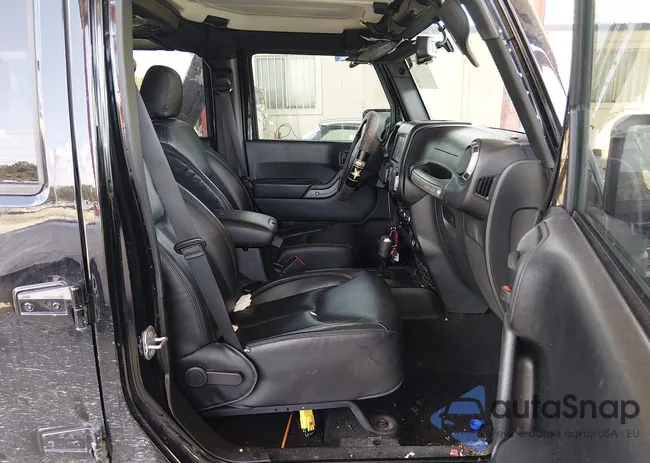 1C4BJWDGXJL865848: 44392295