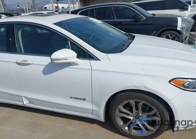 3FA6P0RU7KR239985: 44392329