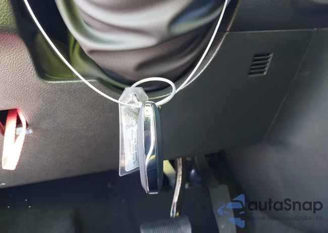 2C4RC1BG2TR201651: 44392439