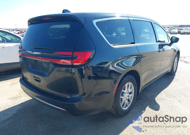 2C4RC1BG2TR201651: 44392439