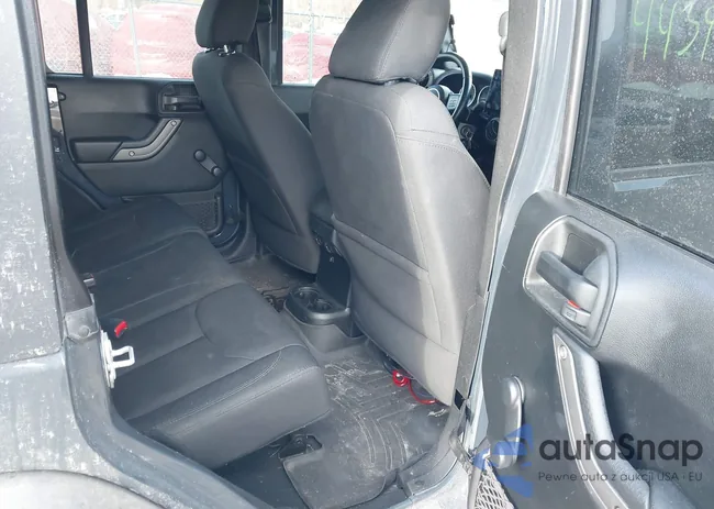 1C4BJWDG8HL578177: 44391480