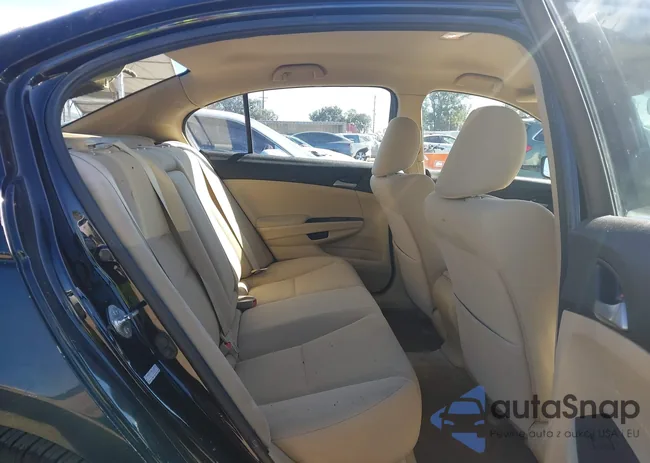 1HGCP2F38CA042678: 44391685