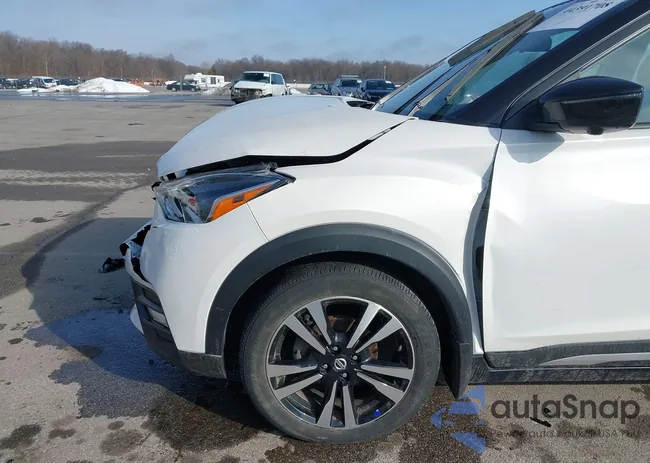 3N1CP5DVXLL533088: 44391708