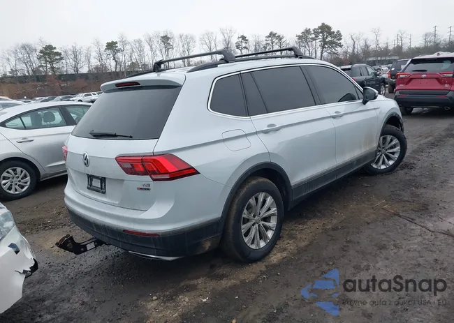 3VV2B7AXXJM158594: 44391769