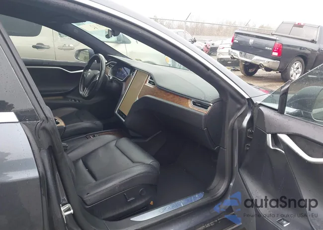 5YJSA1E29JF244870: 44391771