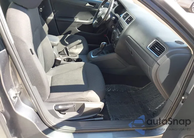 3VW2K7AJ8EM309512: 44392983