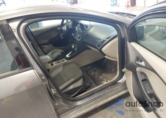 1FADP3F28DL375295: 44393039