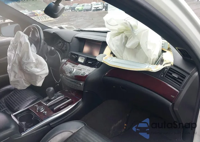 JN1BY1AR8HM770801: 44393136