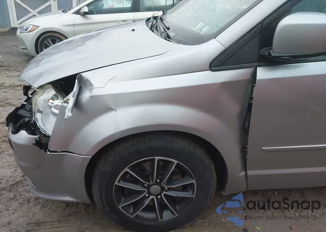 2C4RDGEG0JR200989: 44393143