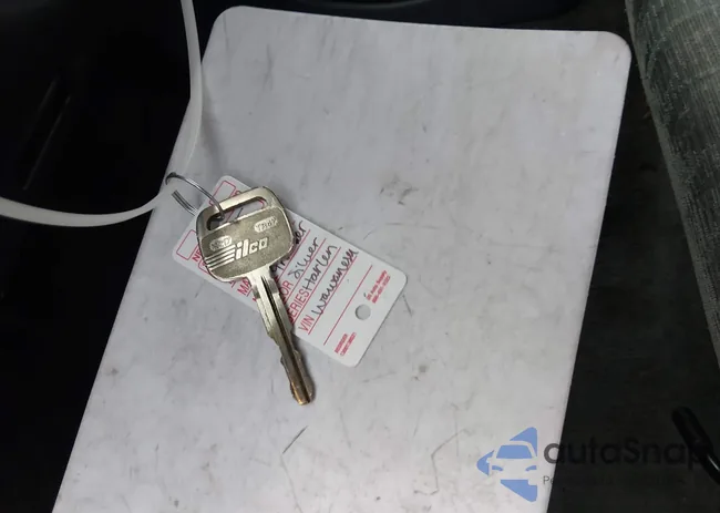 JT3GN86R8Y0173530: 44393170