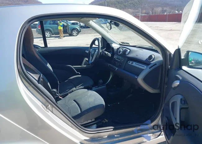 WMEEJ3BA7CK528199: 44393304