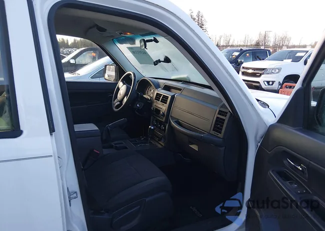 1J4EN2GKXBW572304: 44393330