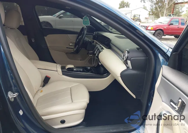 W1K3G4EB8MJ287913: 44393372