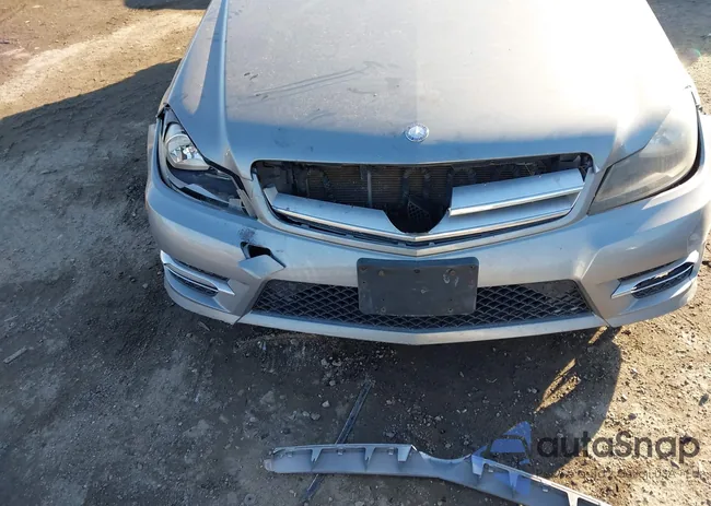 WDDGF8BB8CR207011: 44393374