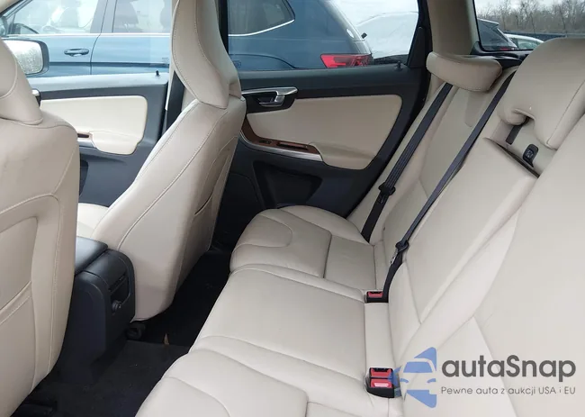 YV440MDU6H2105483: 44392483