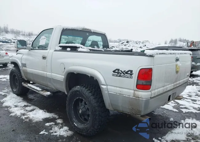 1B7HF16Y61S146865: 44392606