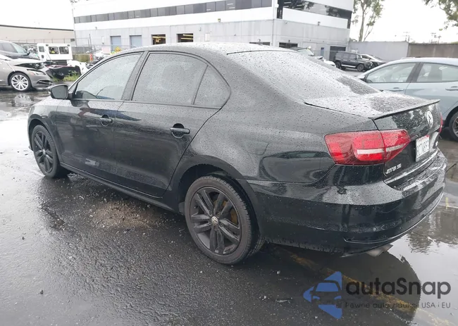 3VWD17AJ8JM205608: 44392651