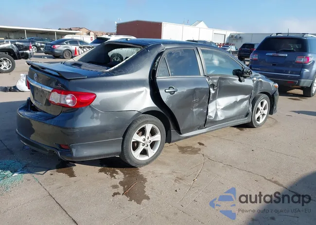 2T1BU4EE8BC612805: 44392772